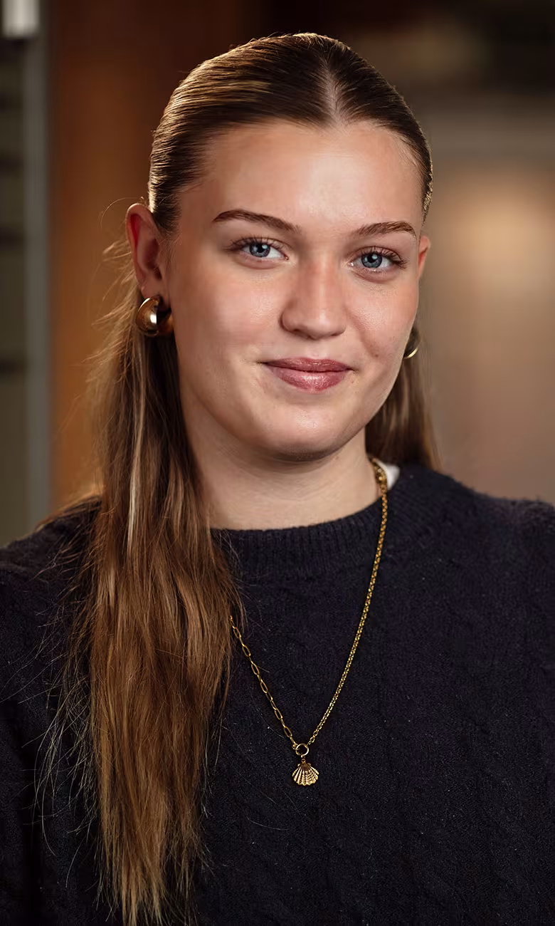 Johanna Neumann, Auszubildende