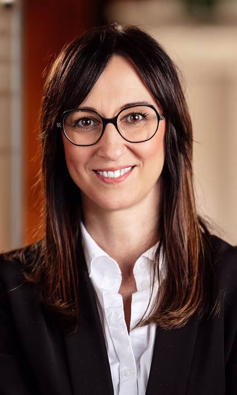 Katja Raatz, Empfangssekretärin