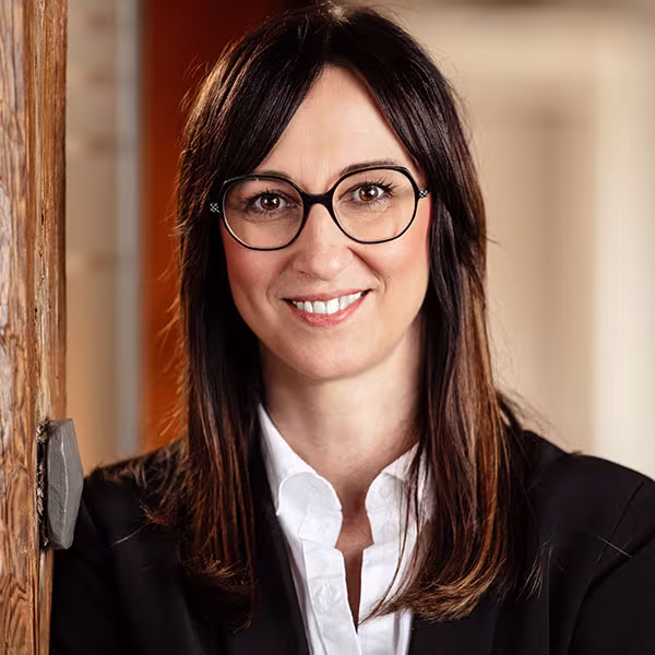 Ihre Ansprechpartnerin für mwh HIRSCH: Katja Raatz